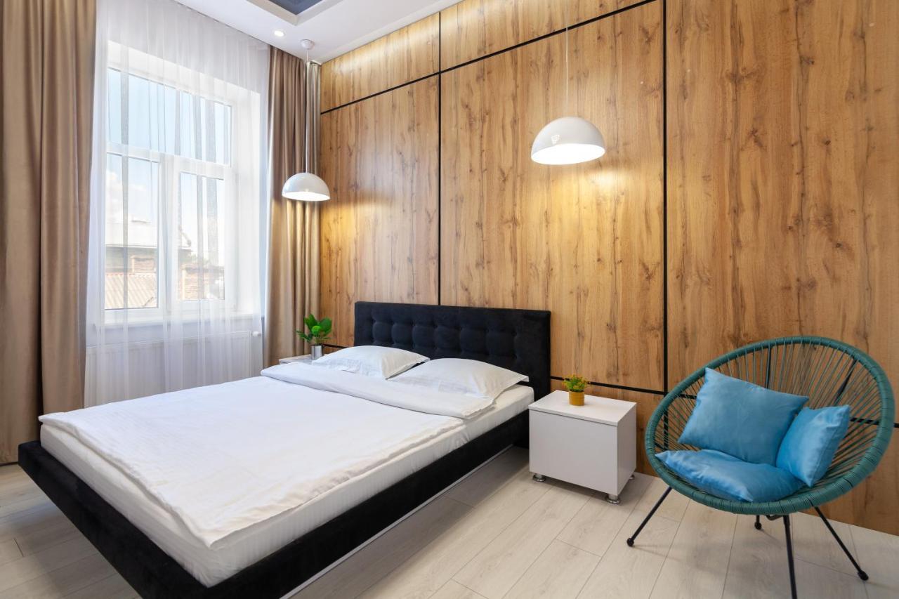 Leogrand Vip Apartments On Pidhirna 3 Lviv Buitenkant foto