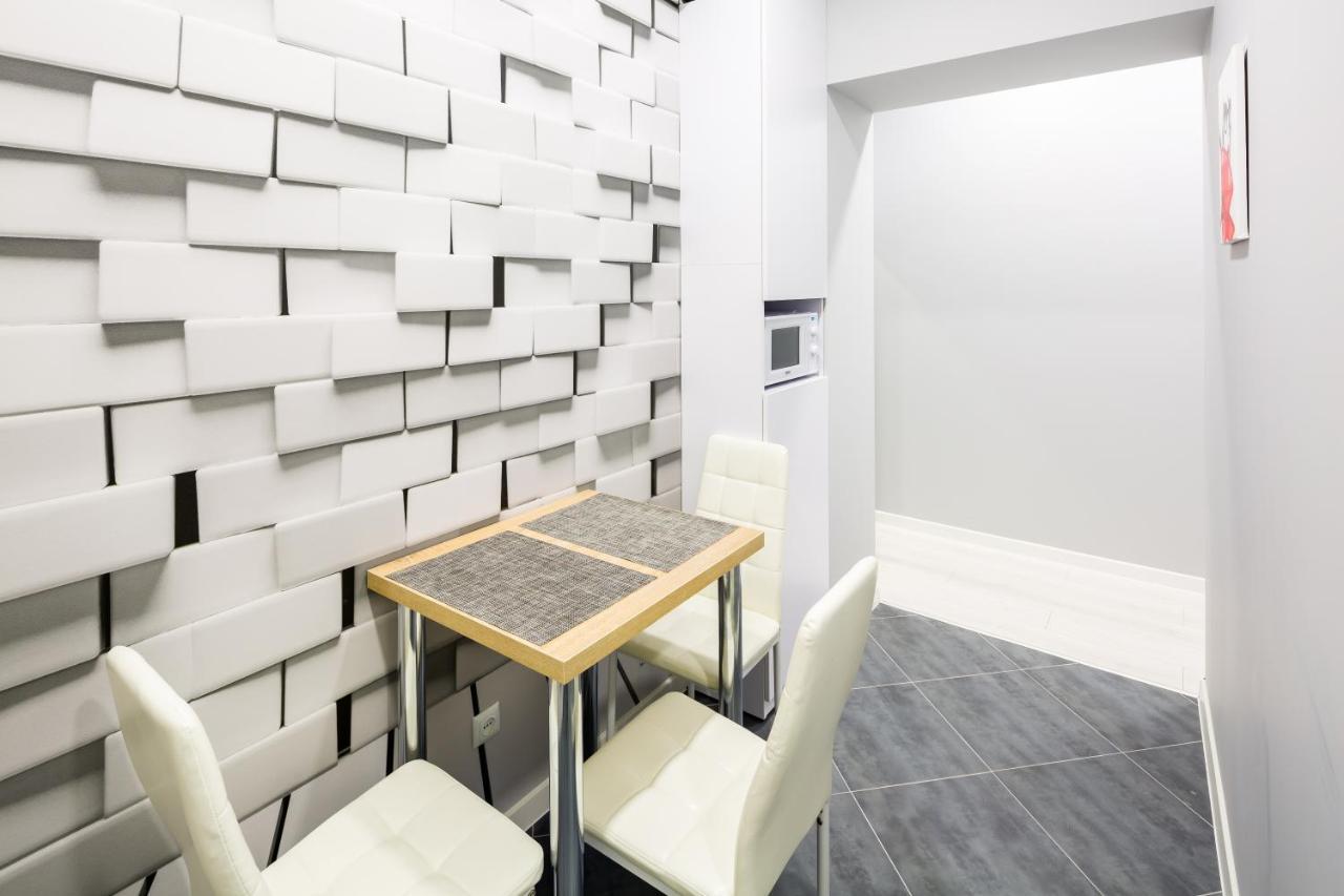 Leogrand Vip Apartments On Pidhirna 3 Lviv Buitenkant foto